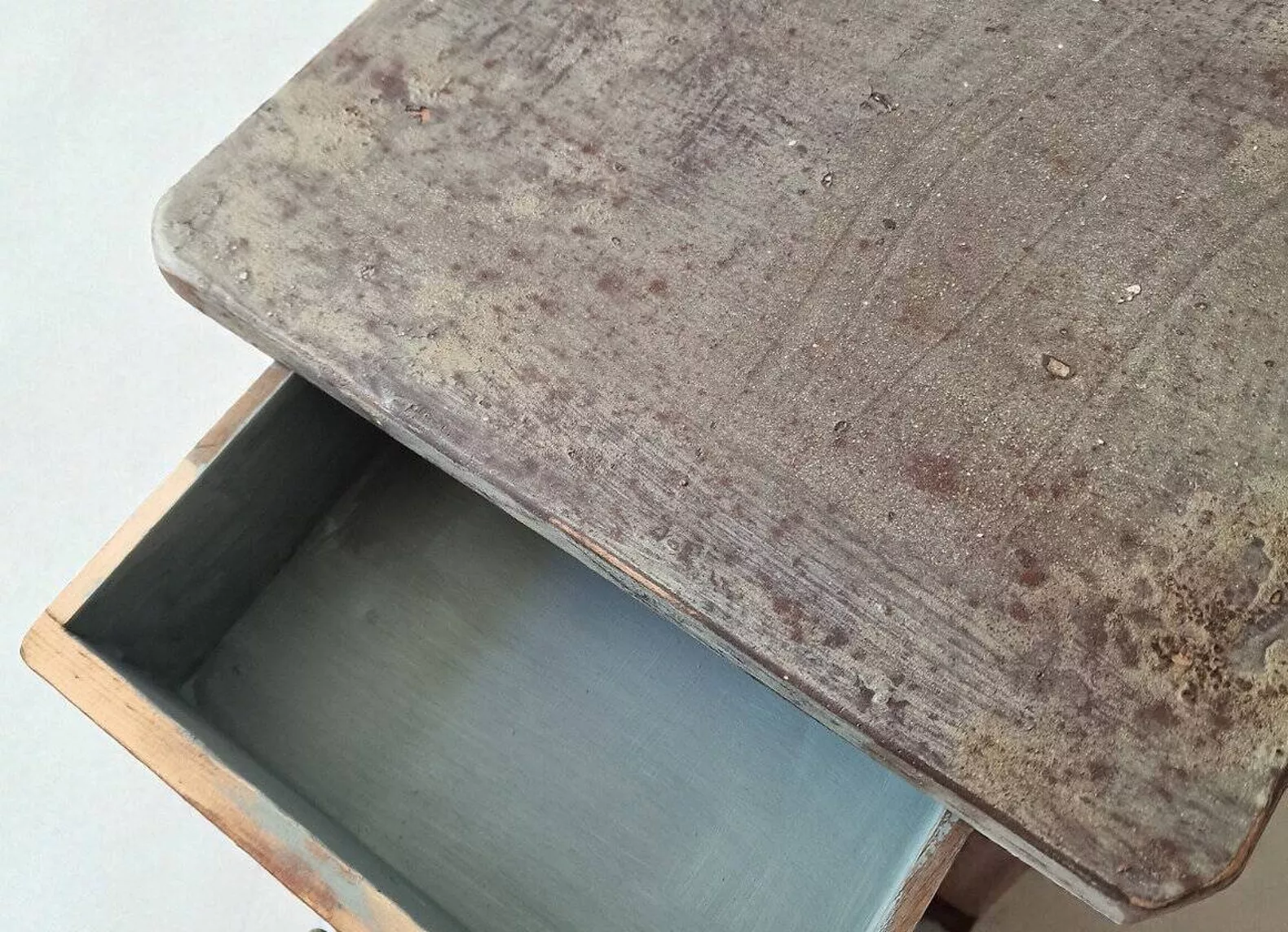 Paire de chevets anciens en bois Louis Philippe patinés vert foncé – Image 8