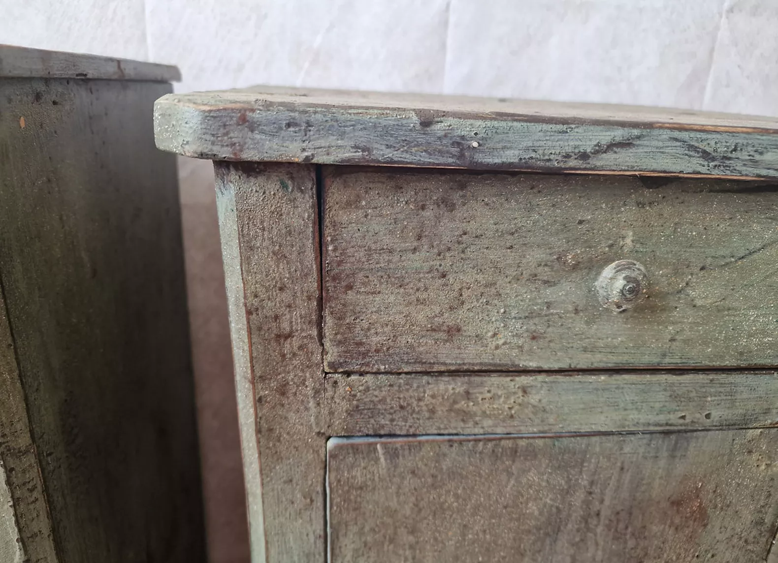 Paire de chevets anciens en bois Louis Philippe patinés vert foncé – Image 7
