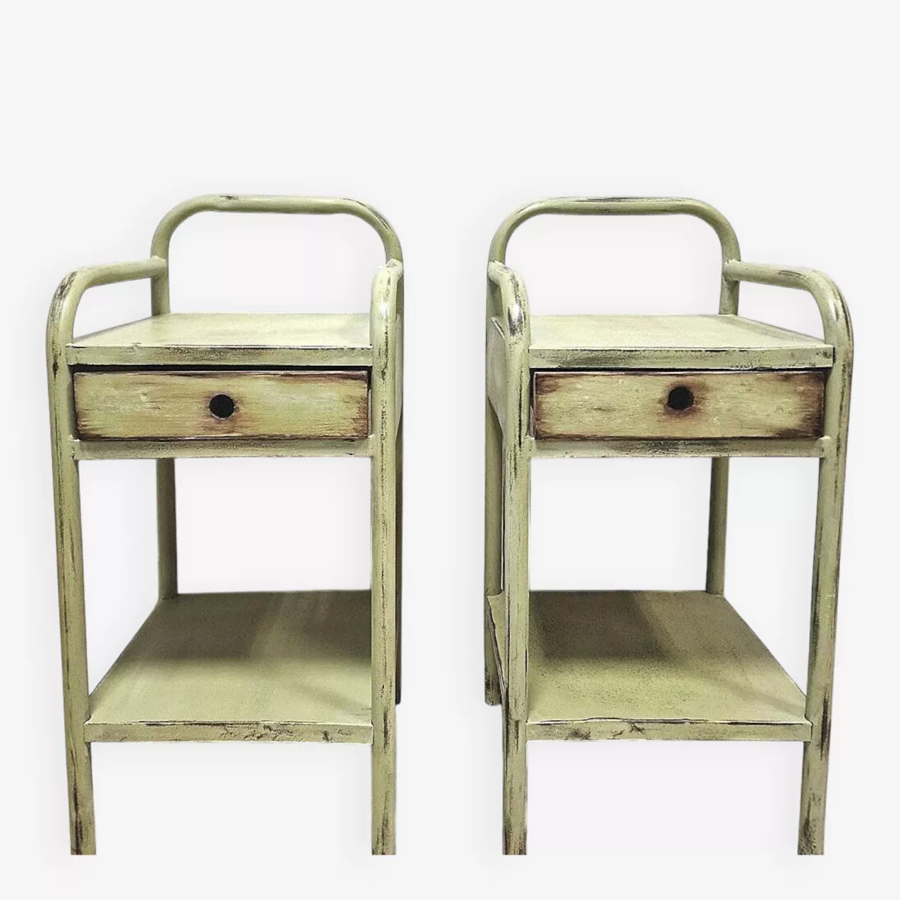 Paire de chevets anciens en metal vert clair
