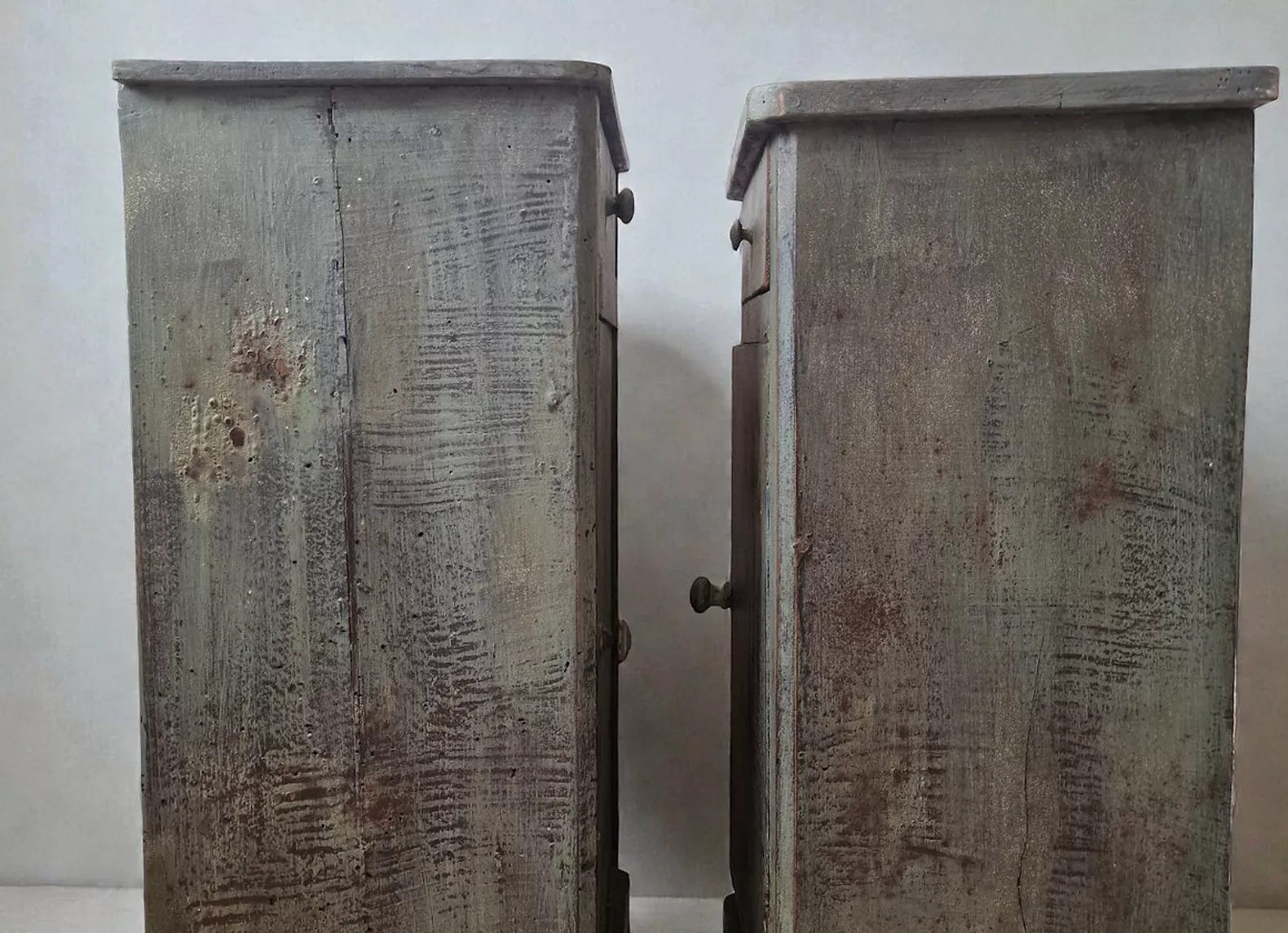 Paire de chevets anciens en bois Louis Philippe patinés vert foncé – Image 4