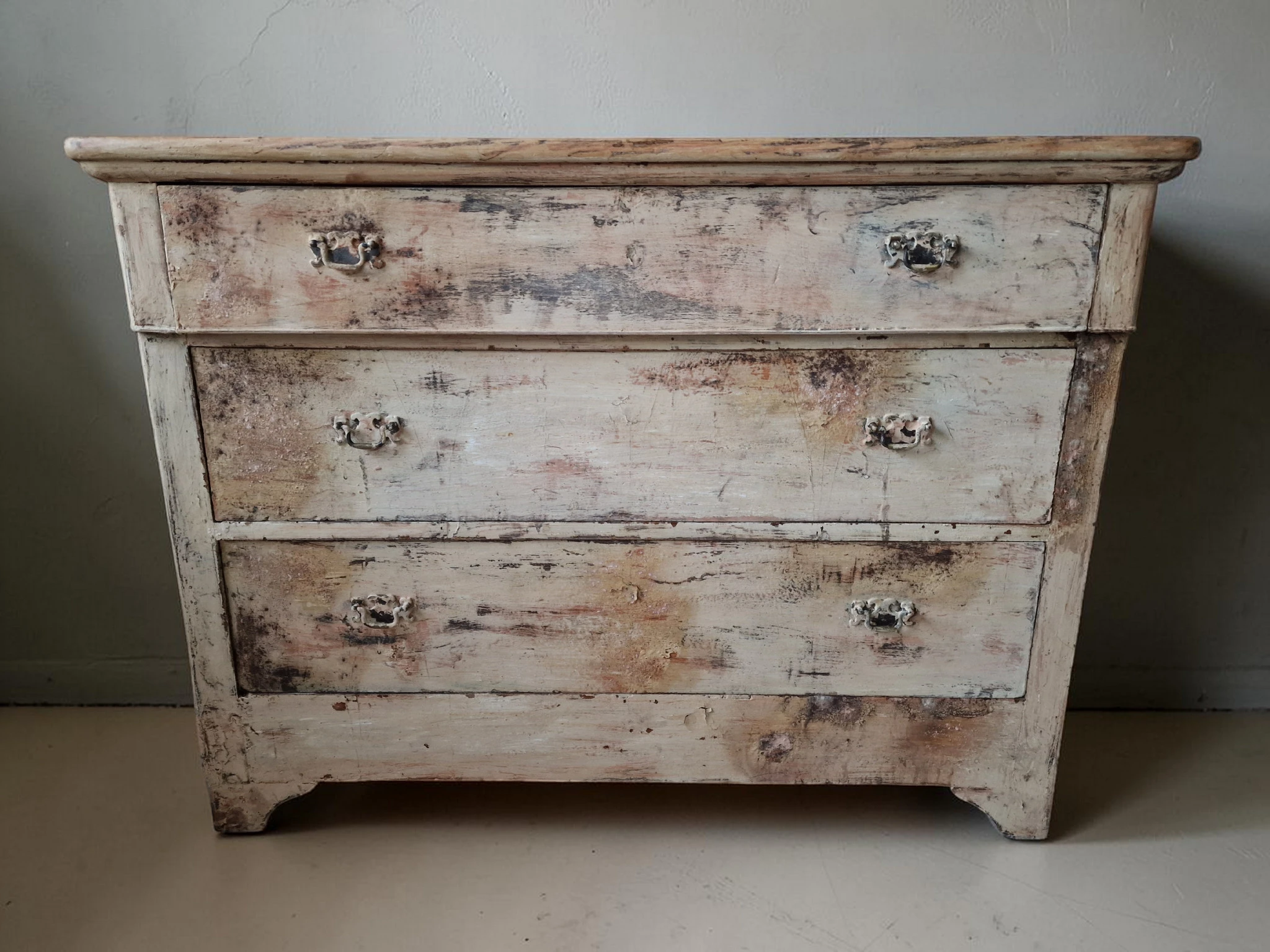 Commode ancienne louis philippe patinée beige rosé