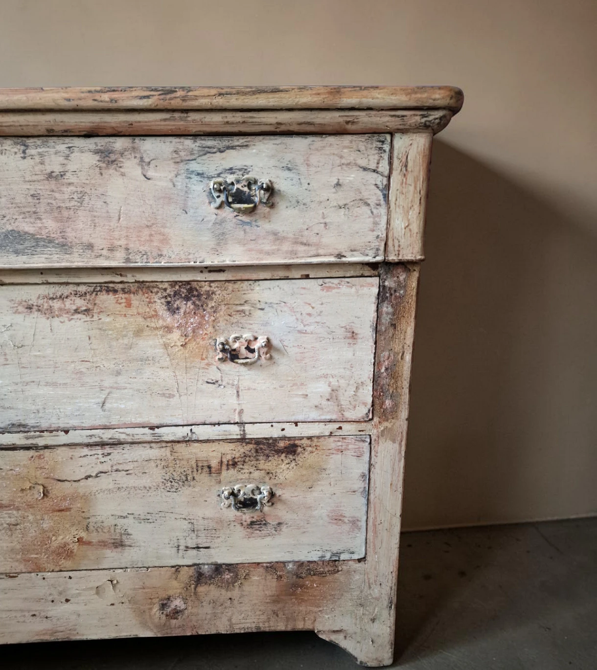 Commode ancienne louis philippe patinée beige rosé – Image 3