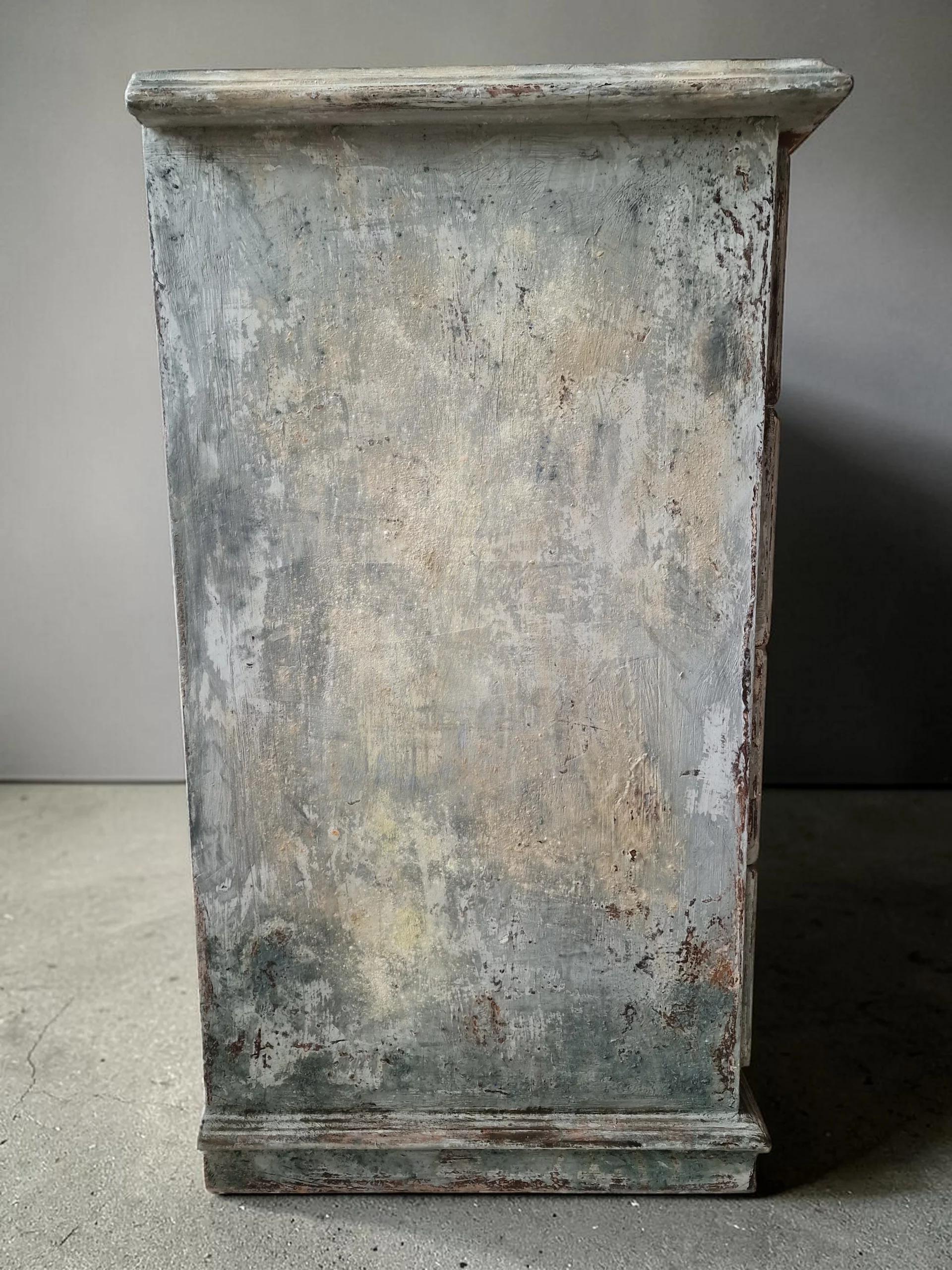 Commode en bois patiné beige et bleu – Image 6