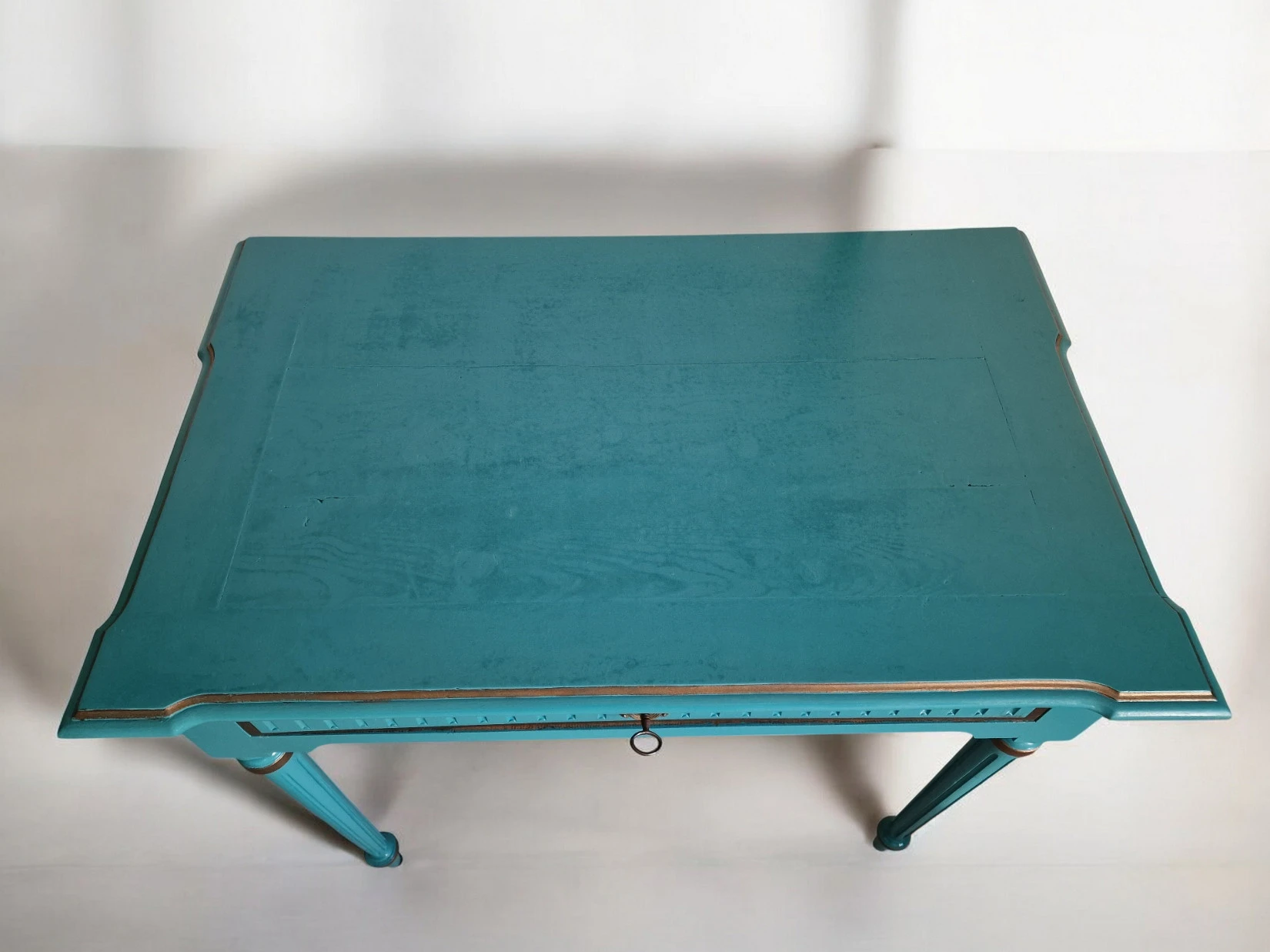 Petit Bureau Louis XVI Bleu Sarcelle et Bronze – Image 6