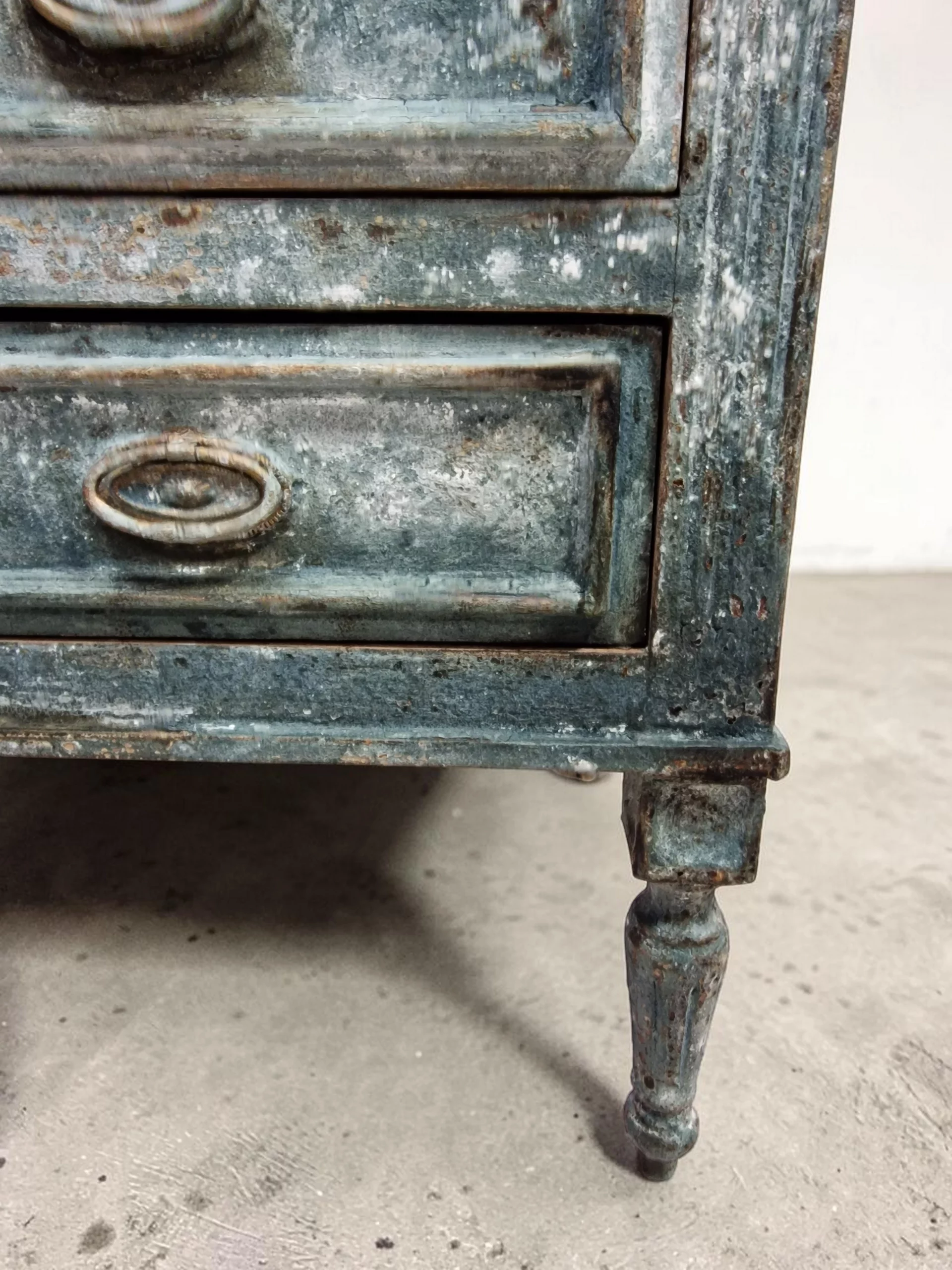 Semainier / chiffonnier ancien patiné gris vert – Image 7