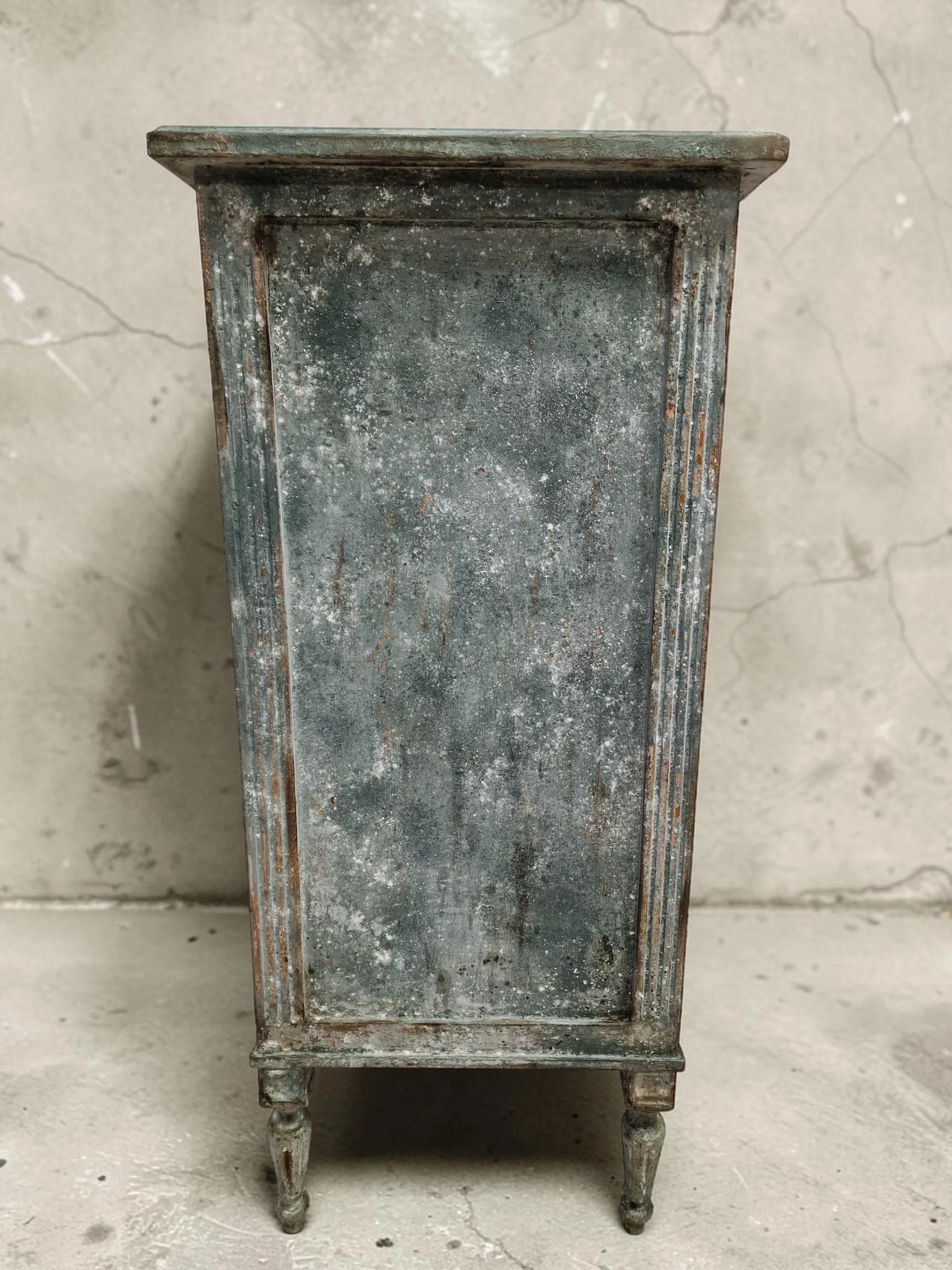 Semainier / chiffonnier ancien patiné gris vert – Image 6