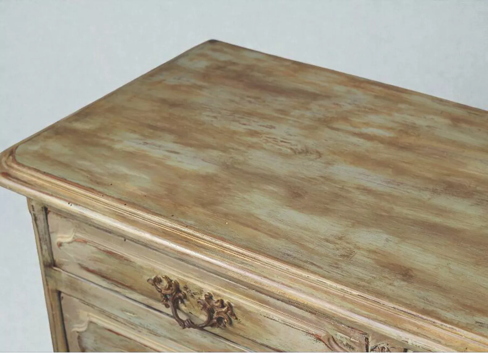 Commode ancienne de style Louis XV patinée beige et ocre – Image 6